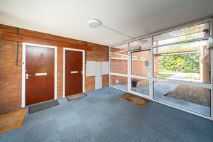 SECURE COMMUNAL ENTRANCE- click for photo gallery